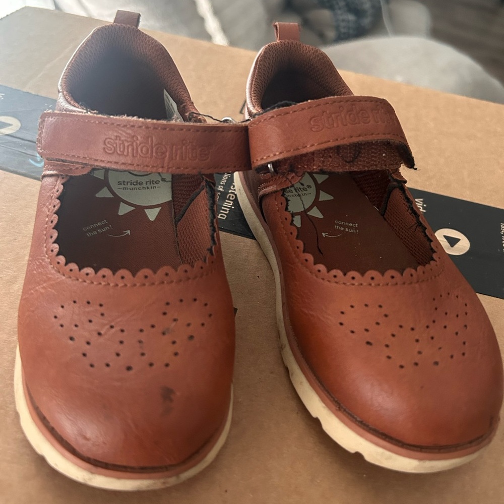 Stride Rite Tan Dress Shoes for girls